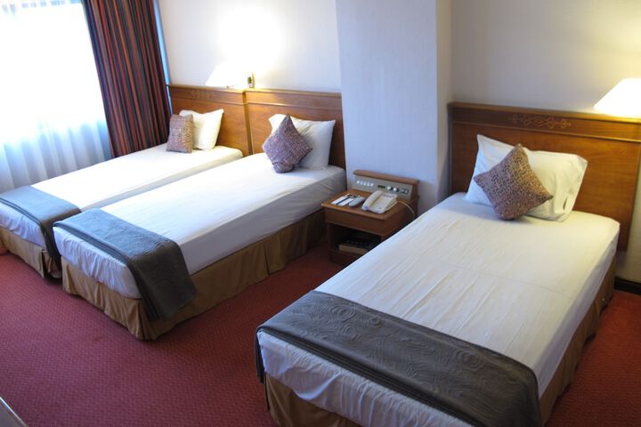 Room 25 of 94