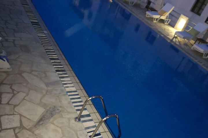 Pool 42 of 48