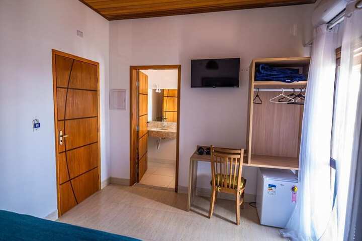 Room 6 of 31