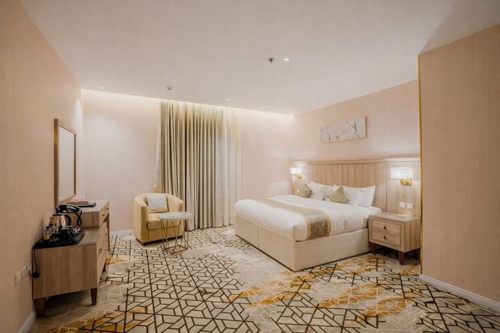 Room 12 of 73