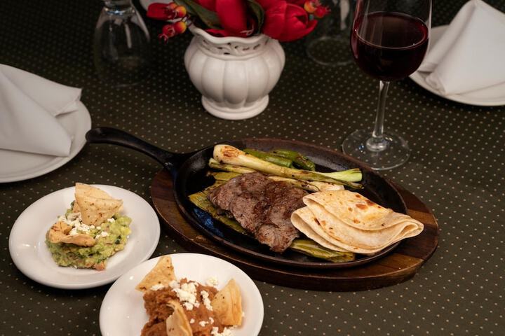 Dining 98 of 179