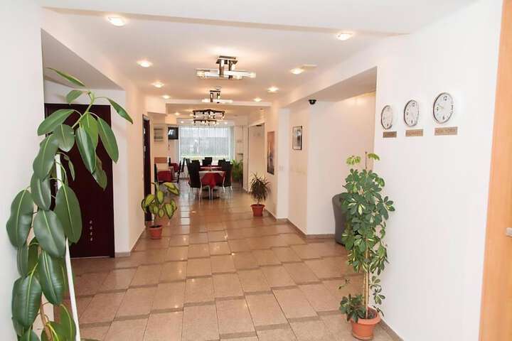 Guest Lobby