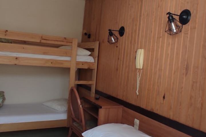 Room 16 of 25