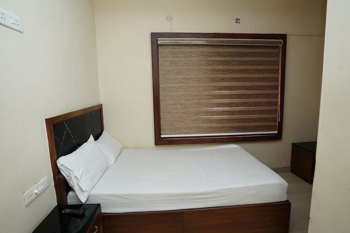 Room 7 of 19