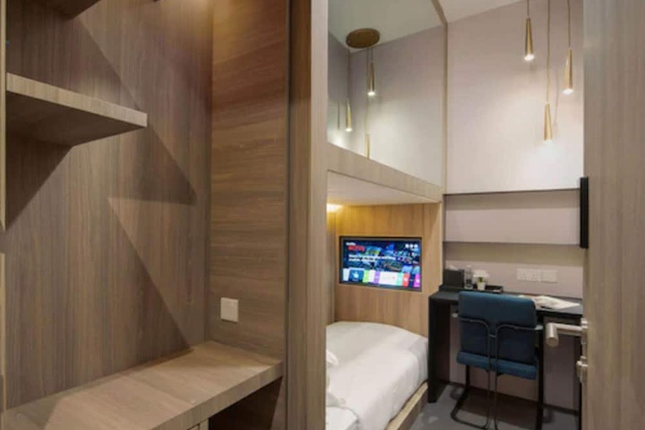 Room 34 of 66