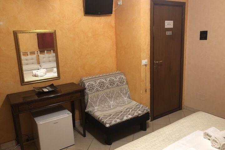 Room 7 of 53