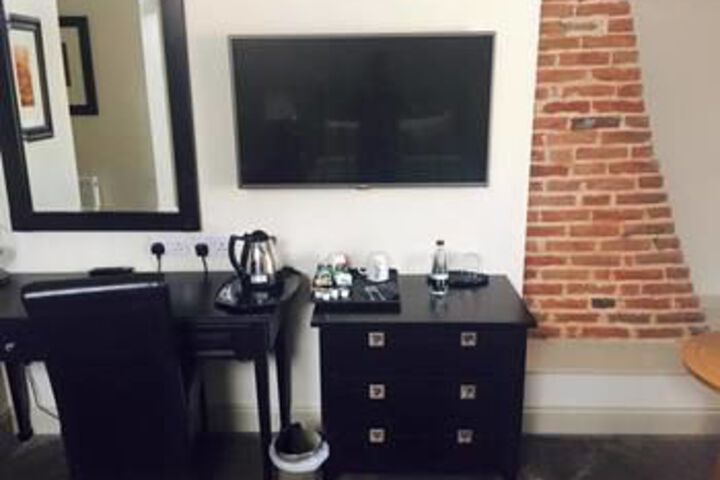 Room 16 of 31