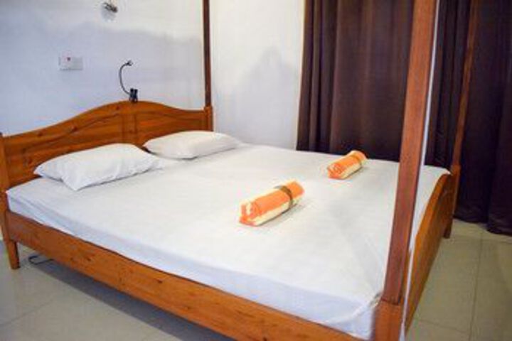 Room 15 of 25