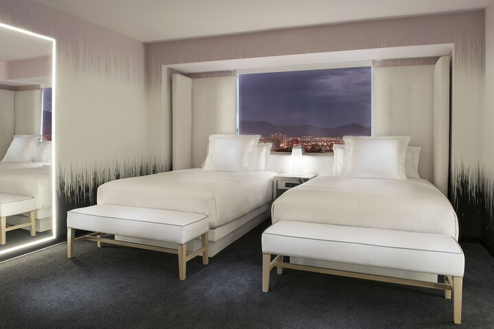 Room 44 of 107
