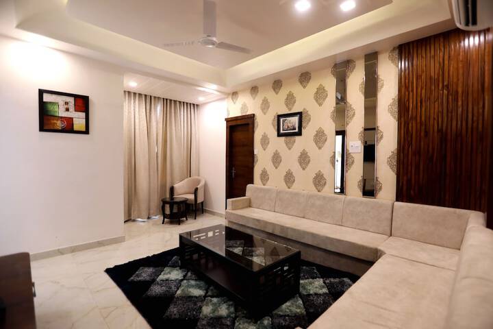 Room 12 of 28