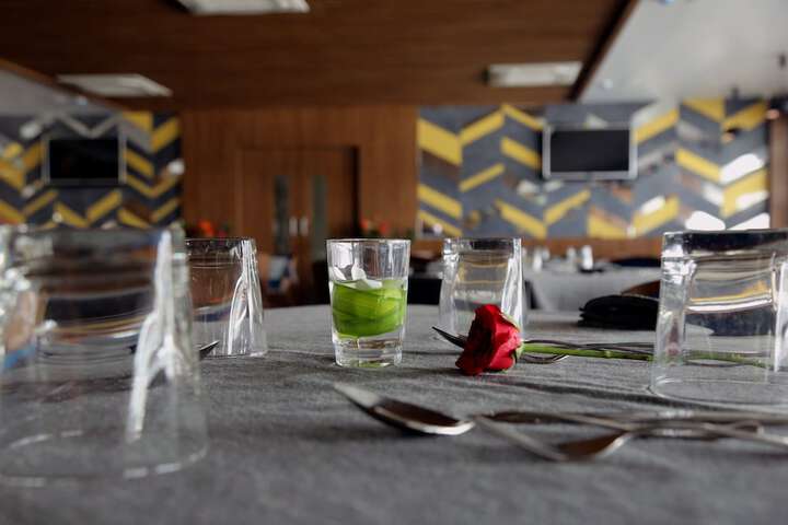 Dining 14 of 19