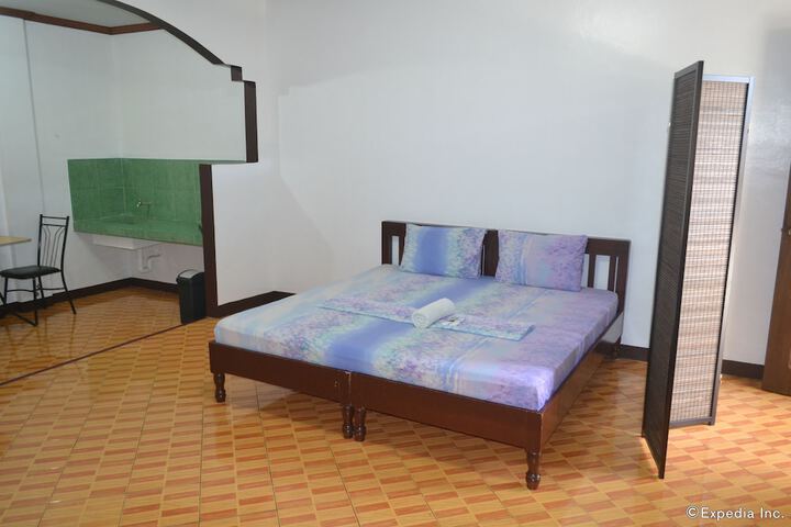 Room 8 of 72