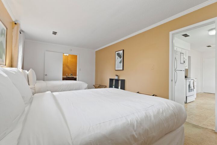 Room 4 of 69