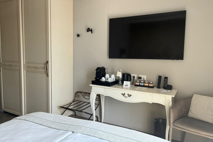 Room 53 of 150
