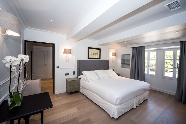 Room 9 of 75