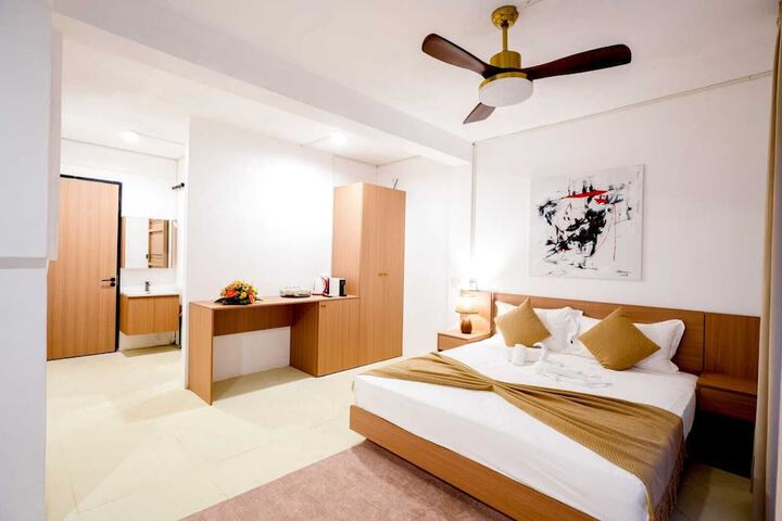 Room 3 of 21