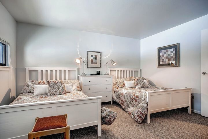 Room 25 of 190