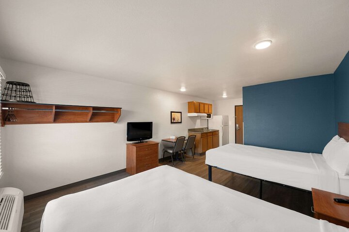 Standard Room, King or Two Doubles (24 of 27)