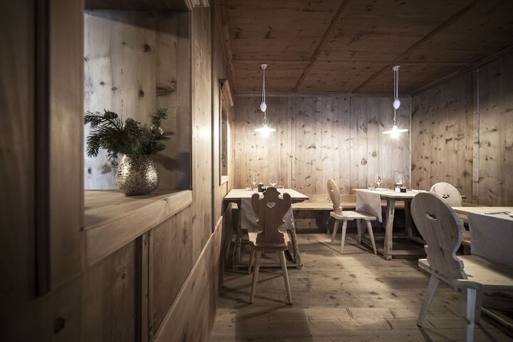 Dining 87 of 127