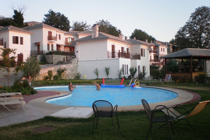Pool 53 of 91