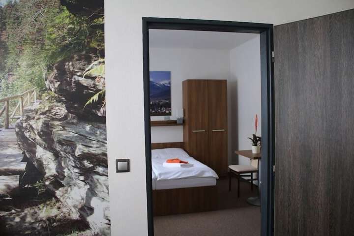 Room 12 of 35