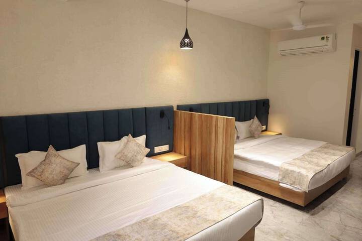 Room 6 of 11