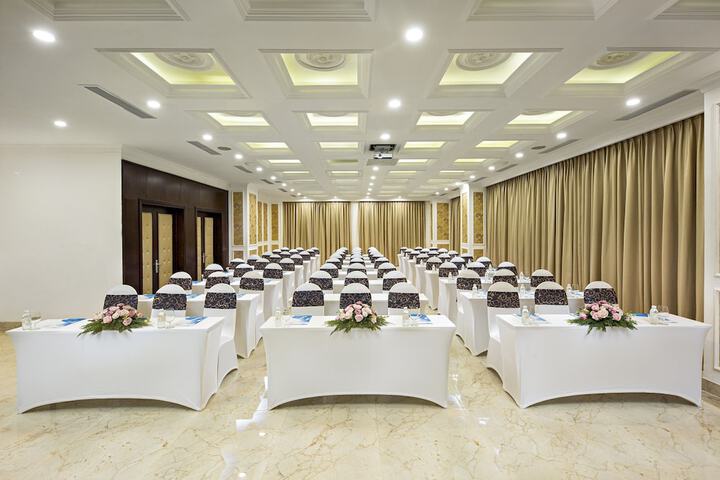 Business Center 77 of 82