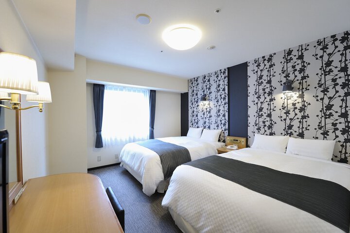 Room 11 of 47