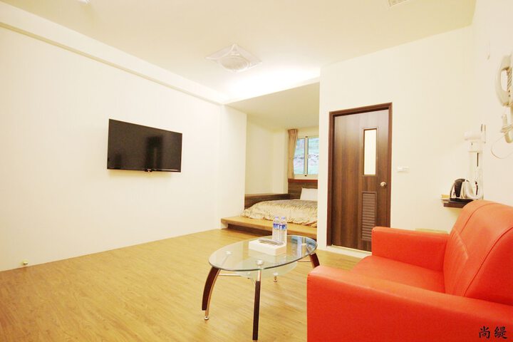 Room 4 of 40