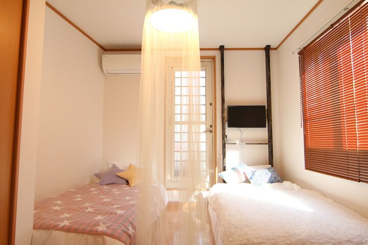 Room 2 of 21