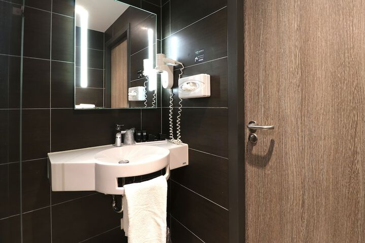 Room 40 of 54
