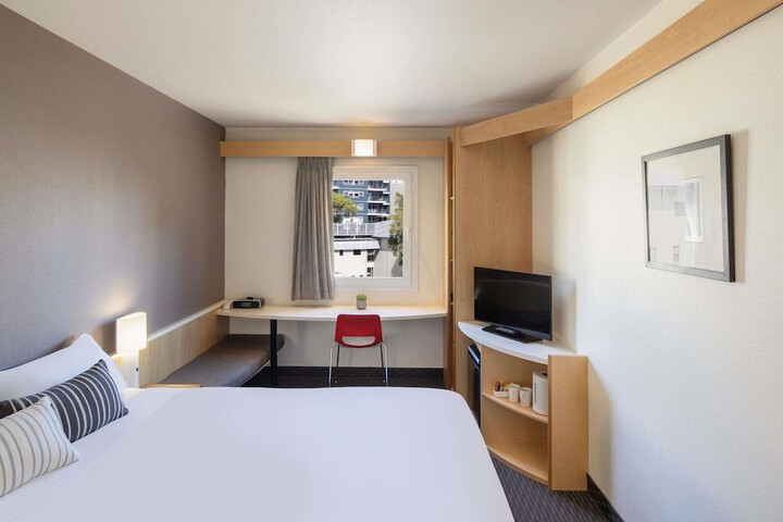 Room 13 of 51