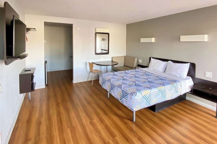 Room 13 of 52