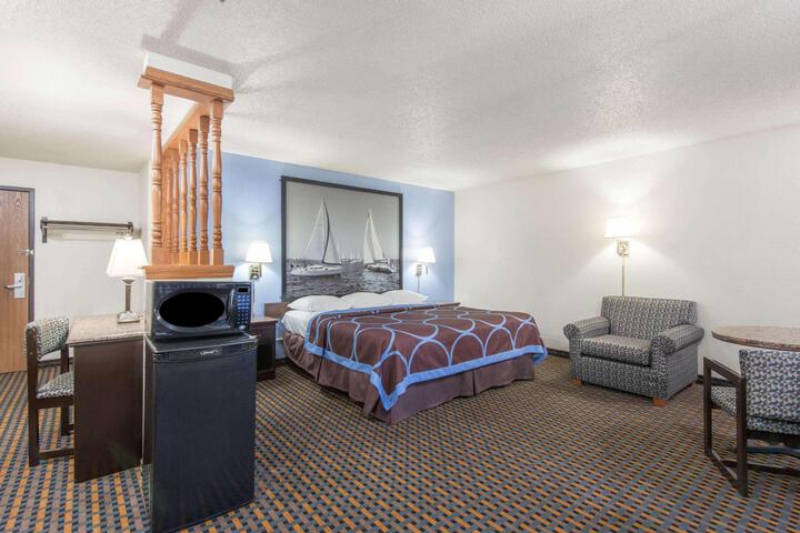 1 King Bed (9 of 13)