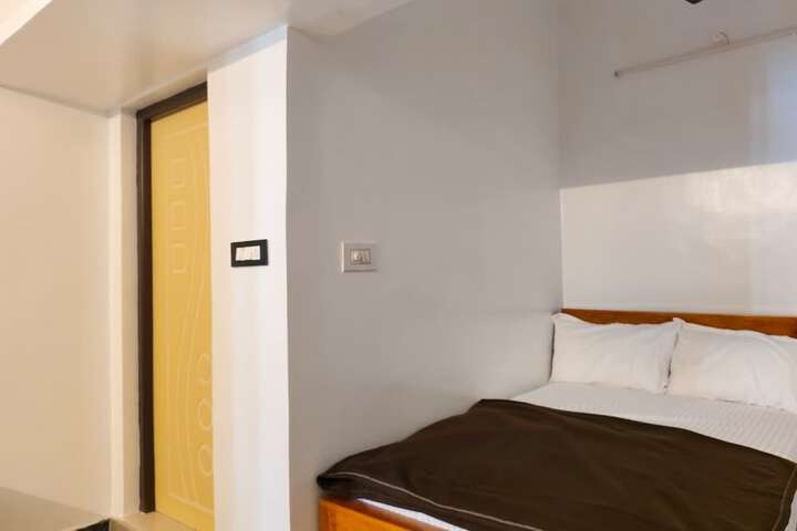 Room 14 of 40