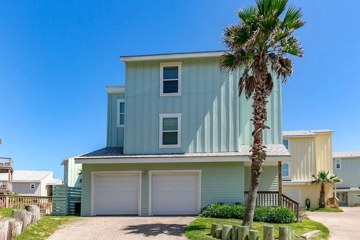 Port a Remodeled Gulf-view 3 Bedroom Home