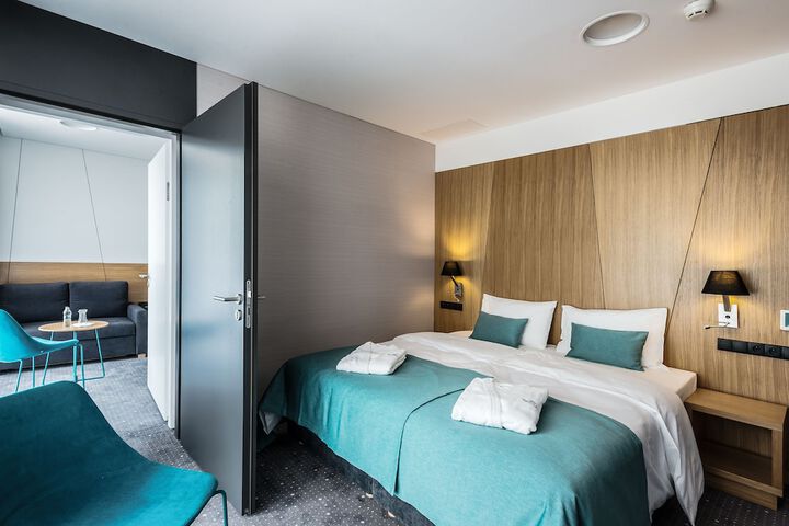 Room 8 of 35