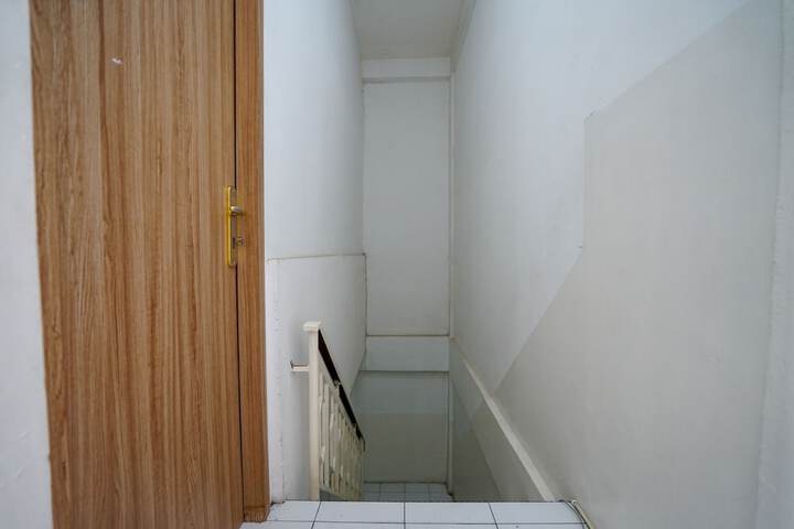 Ballroom/Hall 23 of 27