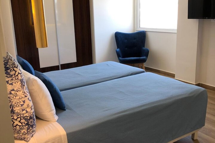 Room 16 of 50