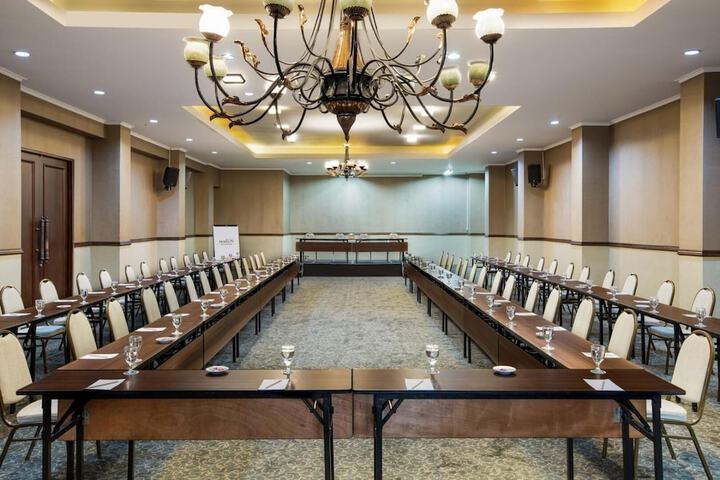 Meeting facility