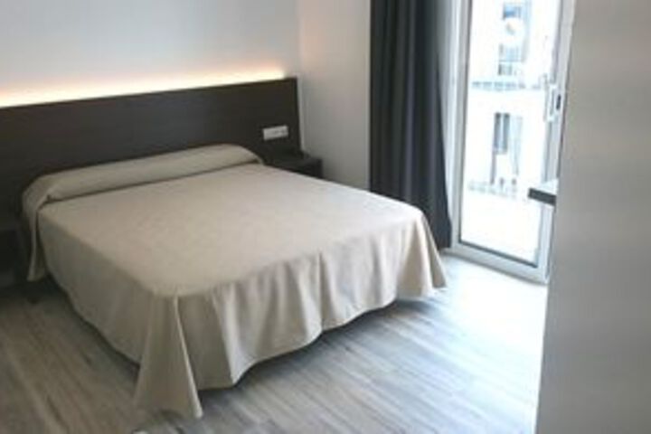 Room 10 of 48