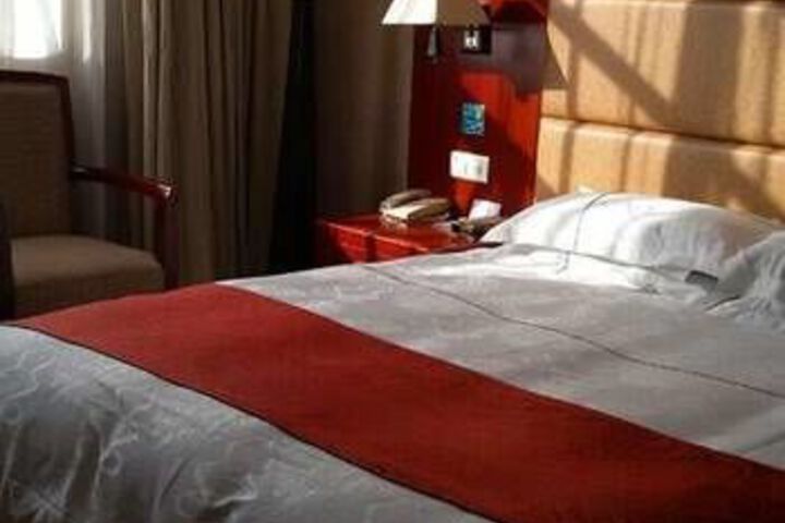 Room 9 of 9