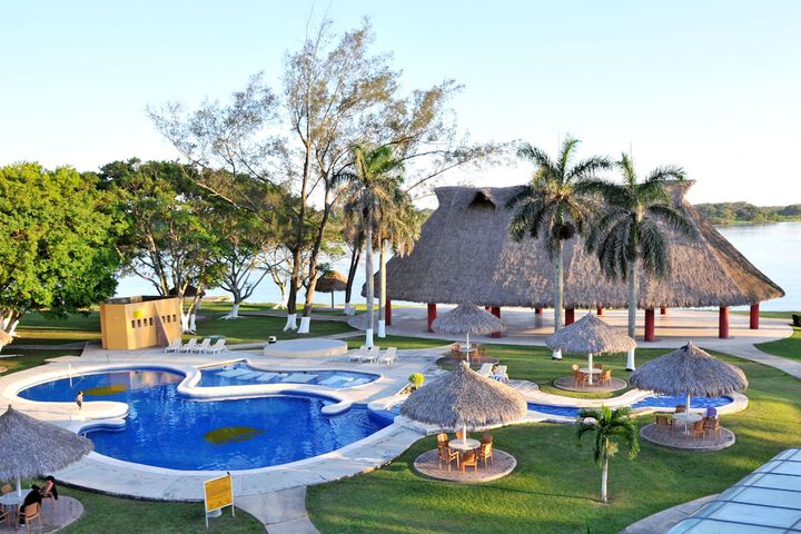 Pool Hotel