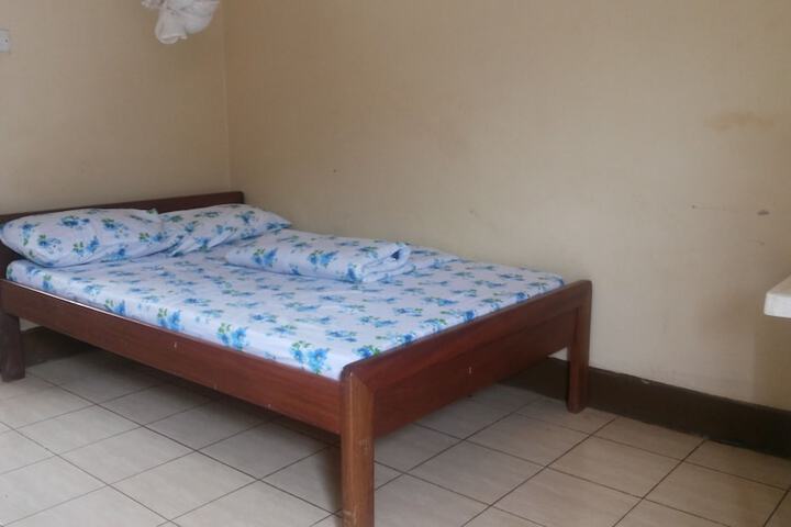 Room 6 of 19