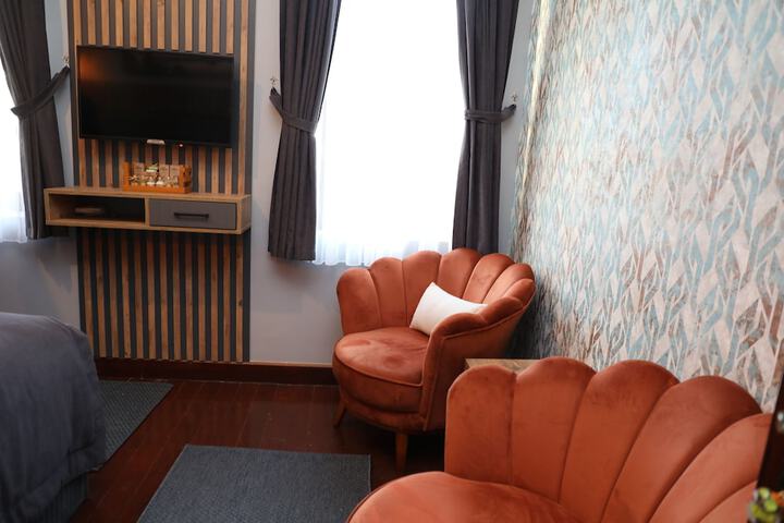 Room 9 of 118
