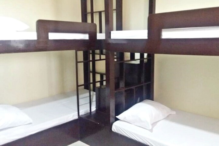 Room 8 of 22