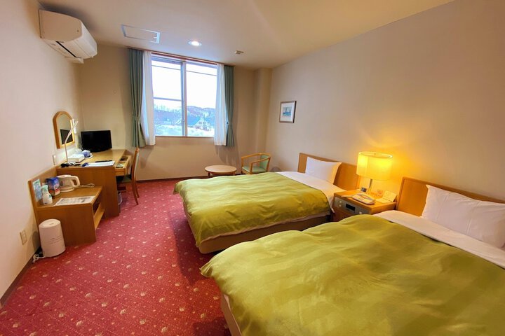 Room 5 of 35