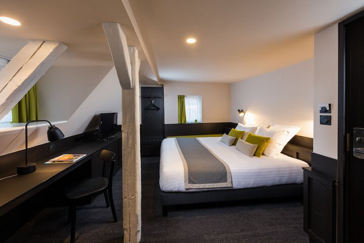 Room 56 of 104