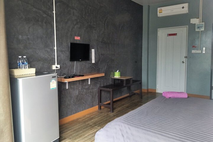 Room 11 of 24