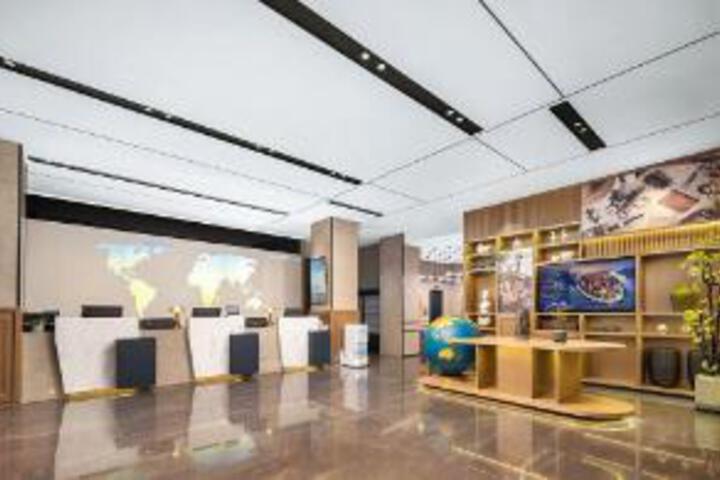 Kyriad Hotel (Zhengzhou Zijingshan Business District Wenmiao Subway Station Store)